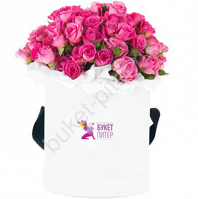 Букет из 27 кустовых роз в шляпной коробке
