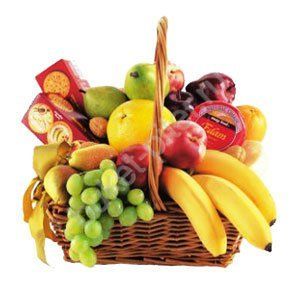 Фруктовая корзина (яблоки, груши, бананы и др)