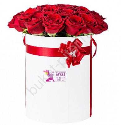 Букет из красных роз в шляпной коробке