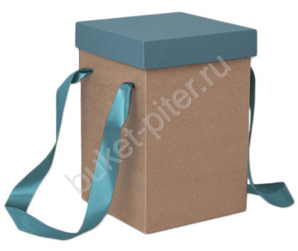 Квадратная коробка с голубой крышкой