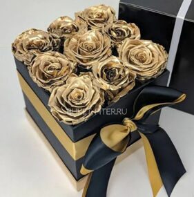 Золотые Розы в Квадратной Коробке