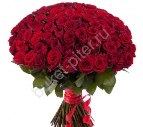Букет красных роз 101 с лентой