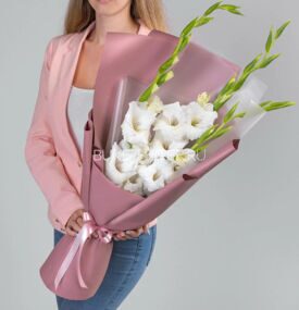 Букет Белых Гладиолусов в Матовой упаковке