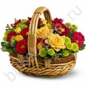 Букет с желтыми розами и герберой в корзине