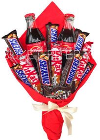 Букет с COCA-COLA и KITKAT