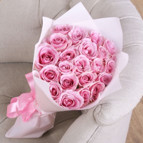 Нежный букет Розовых Роз в Матовой Упаковке
