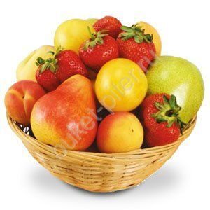 Фруктовая корзина (персики, клубника, груши и др)