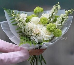 Букет с Гортензией и Вибурнумом